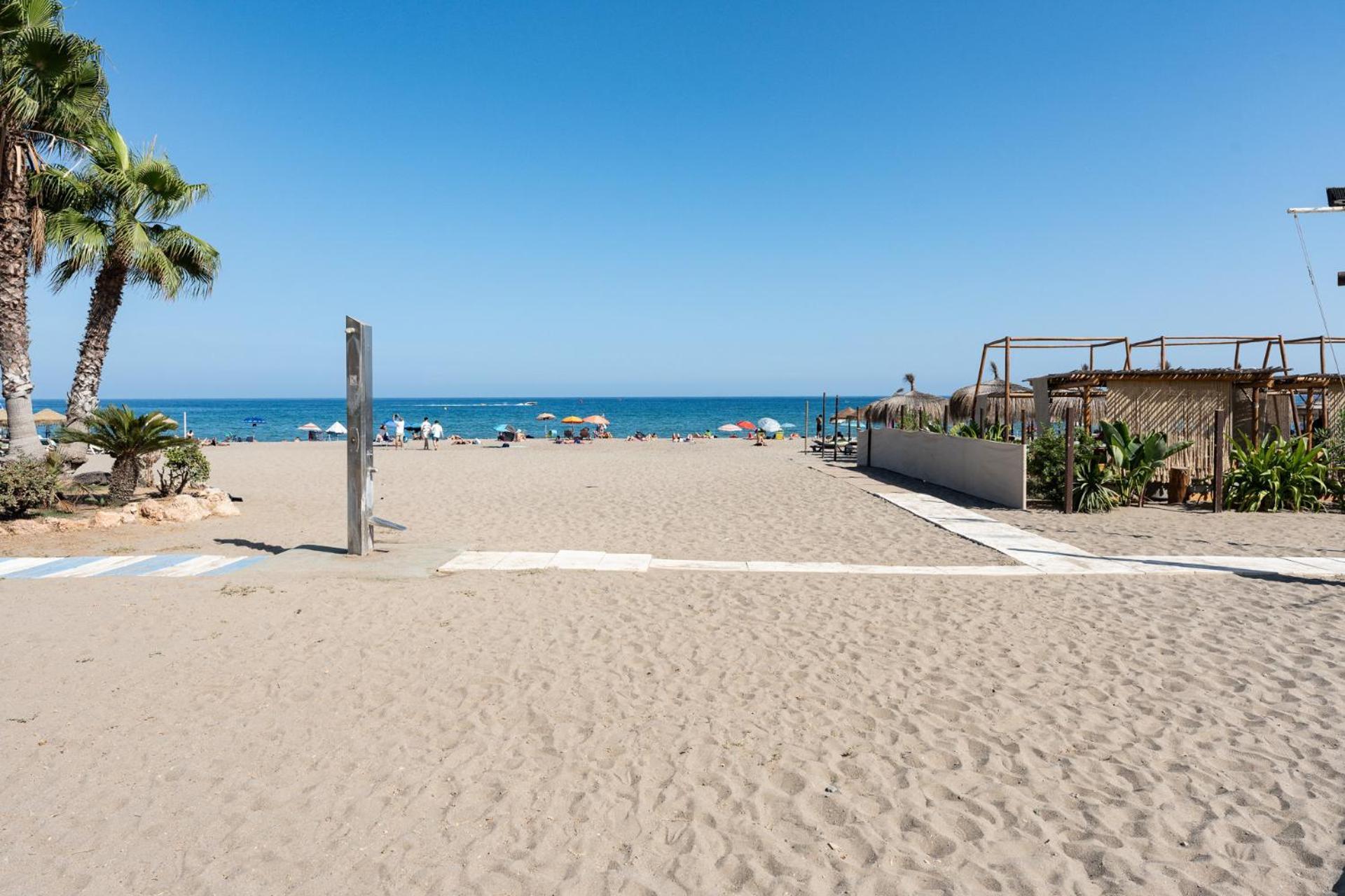 Malagasuite Las Palmeras Torremolinos Exterior photo