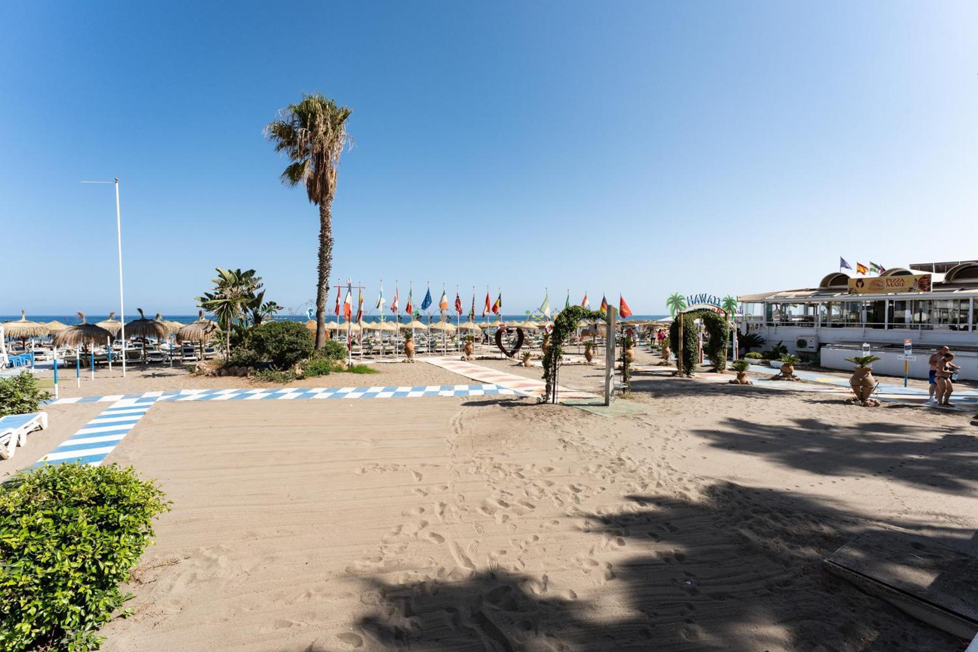 Malagasuite Las Palmeras Torremolinos Exterior photo